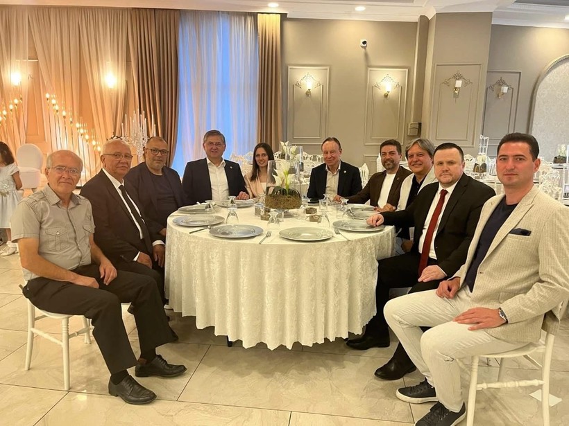 CHP’li başkanın nişanında gözler o ismi aradı