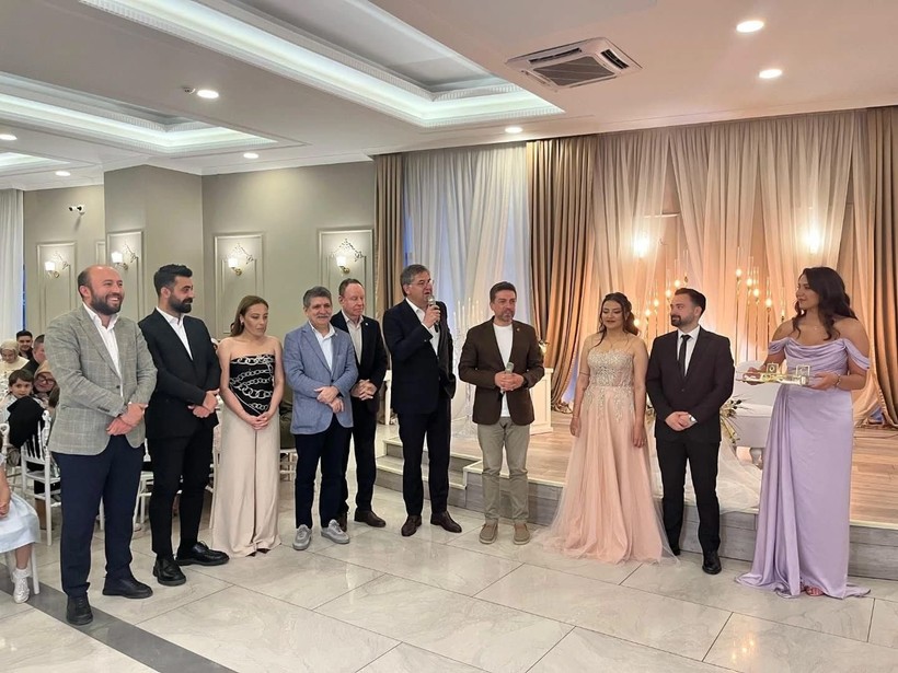 CHP’li başkanın nişanında gözler o ismi aradı