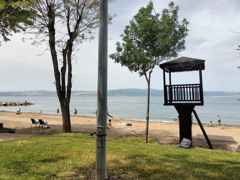 Sezon açılmadan denize koştular
