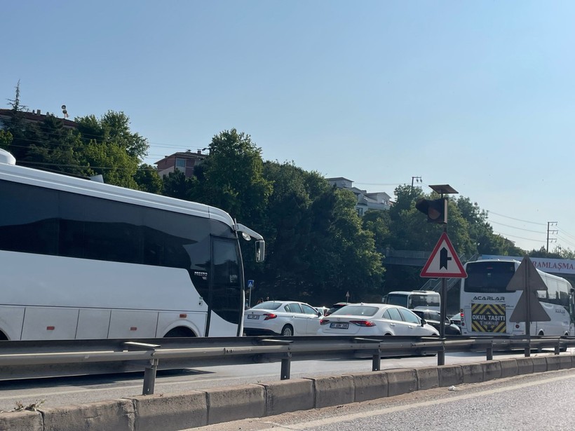 Kocaeli D-100’de Kurban Bayramı trafiği erken başladı