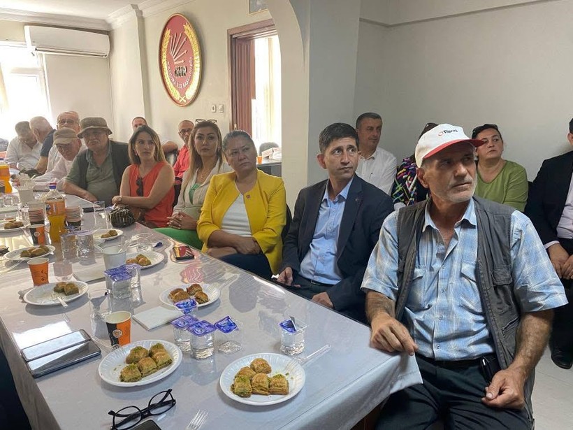 Bülent Sarı’ya bayramlaşmada doğum günü sürprizi