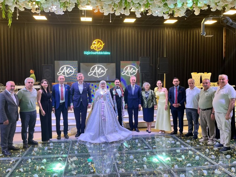 Meclis üyesinin danışmanı dünya evine girdi