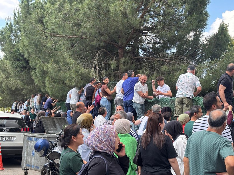 Kocaeli’de tel örgü ardında sınav molası