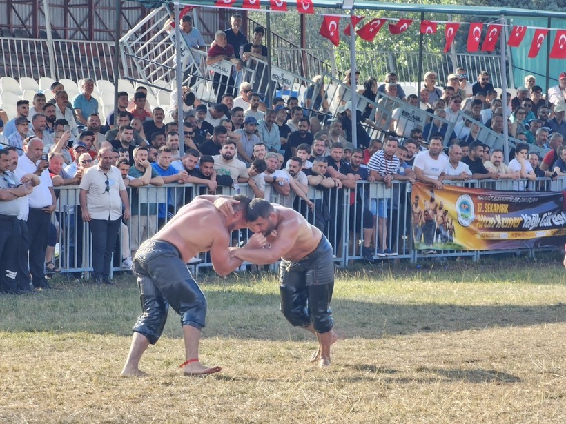 Gölcük Belediyesporlu Öner, başaltında şampiyon oldu