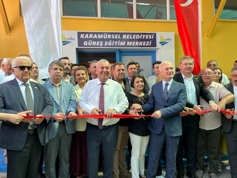 İzmit'ten Karamürsel'e 1 saatte giden Yıldızlı'dan isyan!