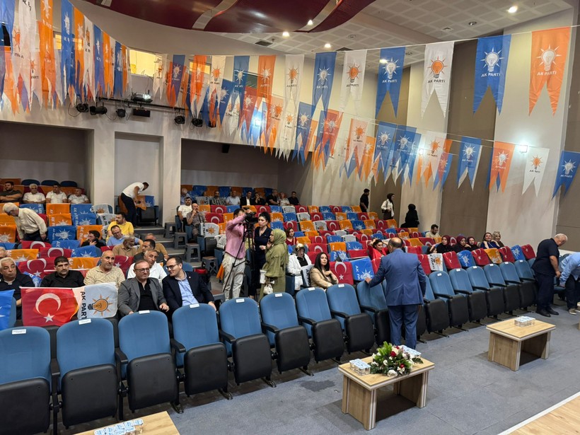 Herkesten önce geldi. İsmail Baran protokoldeki yerini kaptırmadı