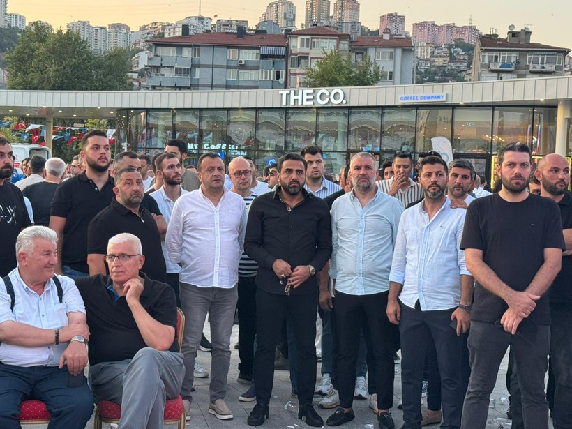 Lastik İş’ten 15 Temmuz’a kalabalık katılım