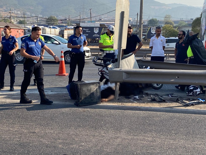 Kocaeli’de bariyere çarpan motosikletin sürücüsü hayatını kaybetti