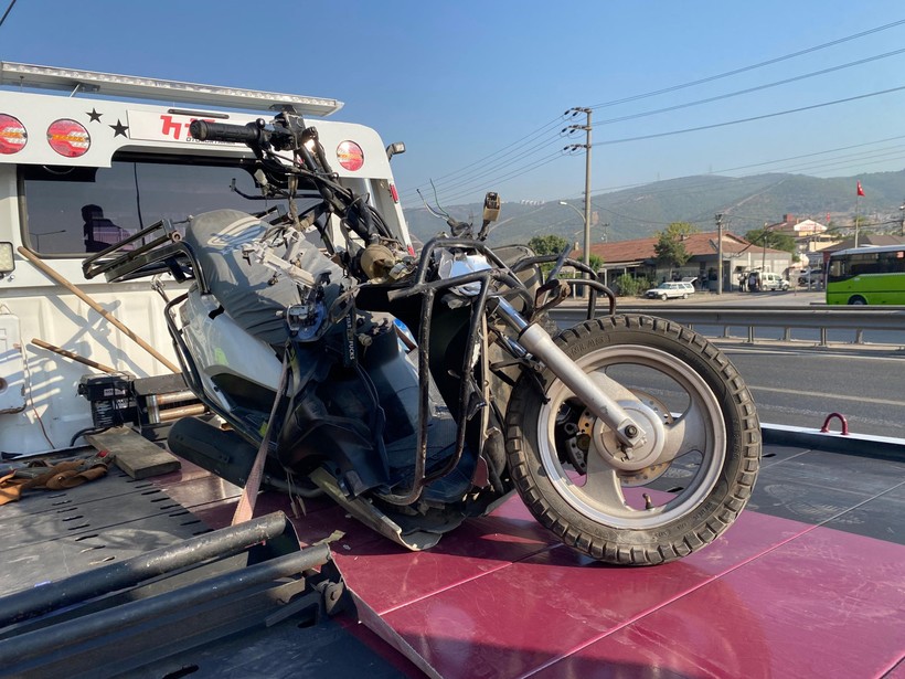 Kocaeli’de bariyere çarpan motosikletin sürücüsü hayatını kaybetti