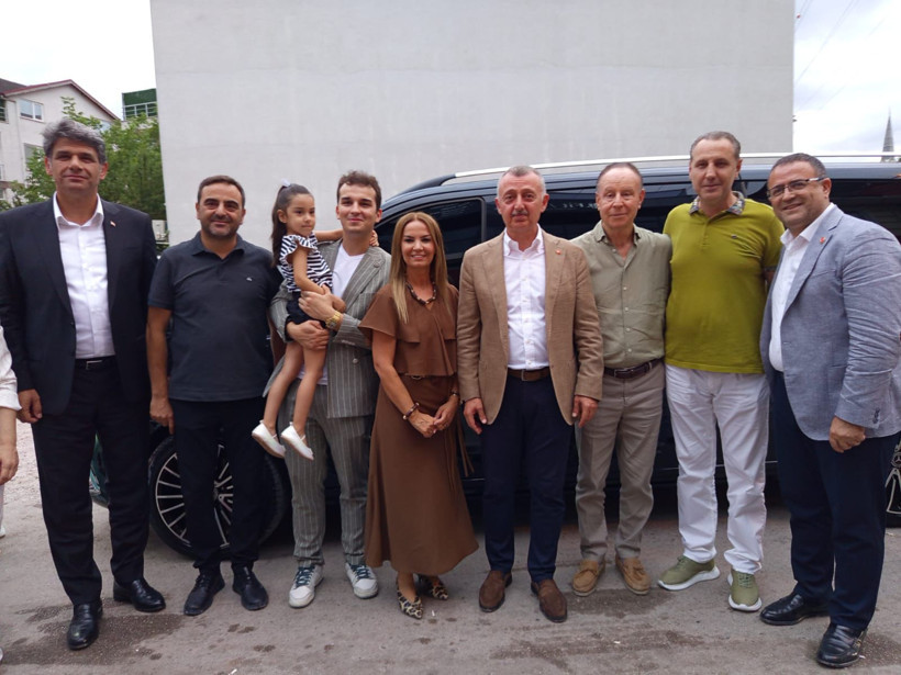 Protokol bu açılışa akın etti, İzmit’e iddialı mekan: Mplus Garden