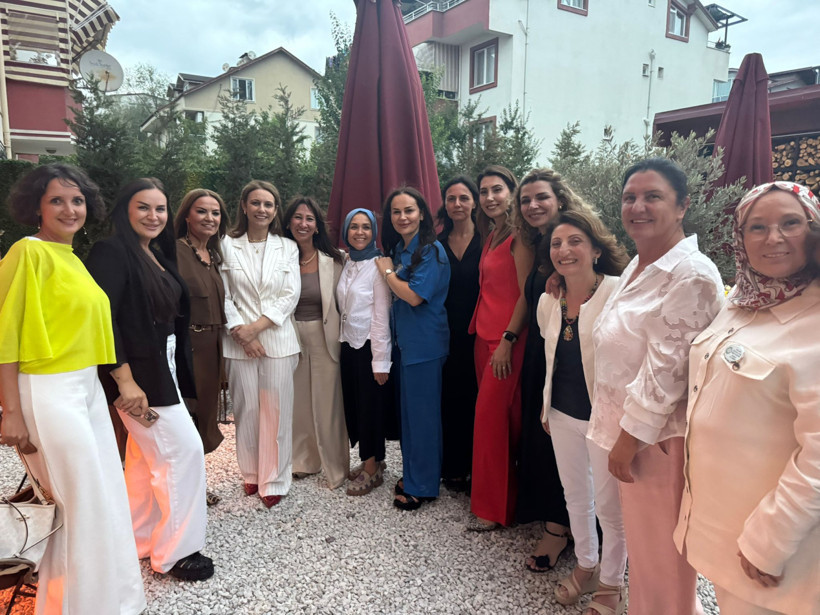 Protokol bu açılışa akın etti, İzmit’e iddialı mekan: Mplus Garden