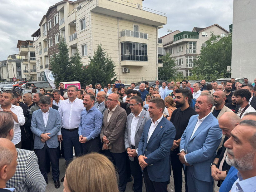 Protokol bu açılışa akın etti, İzmit’e iddialı mekan: Mplus Garden