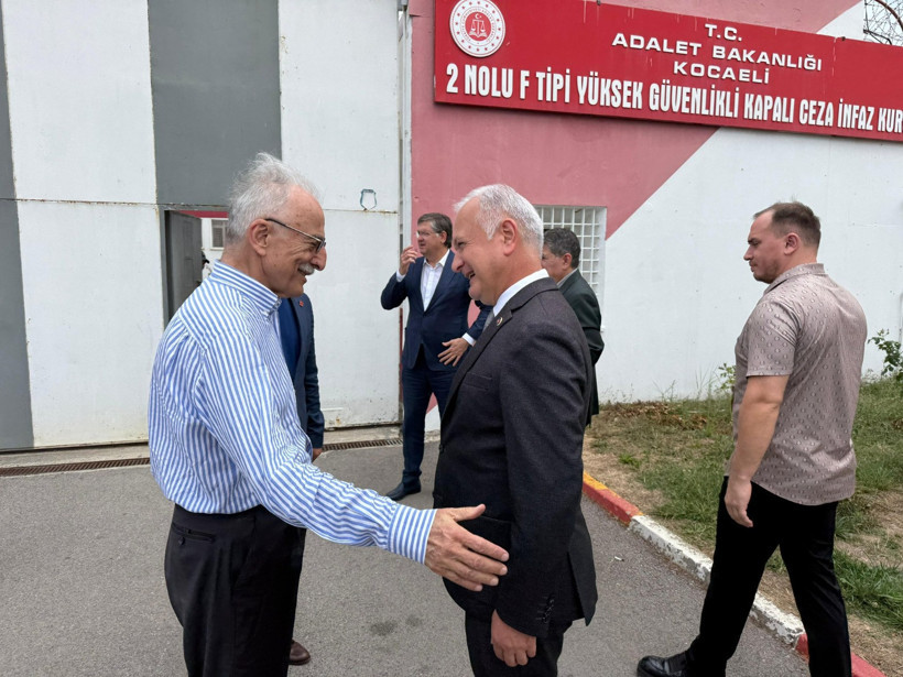 CHP’liler, Kandıra’ya gelen eski genel başkanlarını karşıladı
