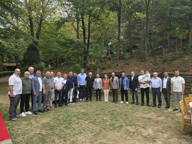 AKP, CHP aynı karede: Artvinliler, Kartepe'deki kahvaltıda buluştu