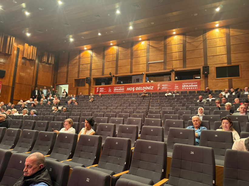 CHP’nin iktidar olduğu ilçede salon bomboş