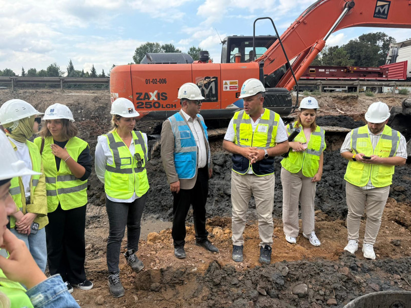 Mühendisler Başiskele kavşağını inceledi