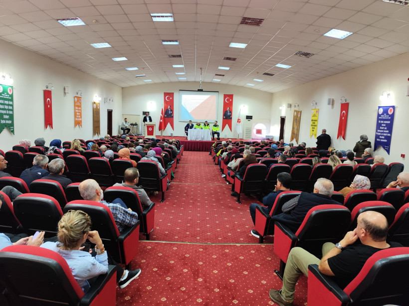 İzmit'te servis şoförlerine eğitim verildi