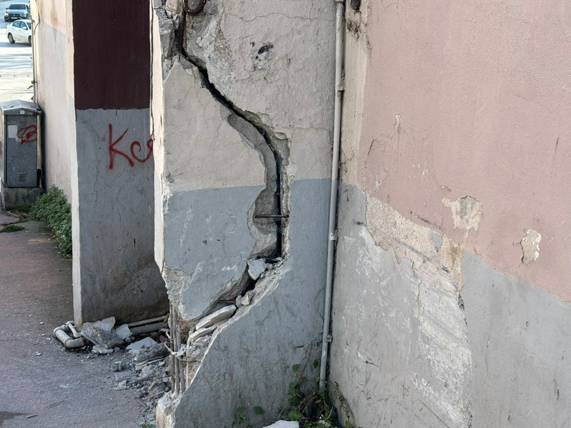 İzmit’te ölüm yokuşundaki kazada acı bilanço: 3'ü polis 7 yaralı!