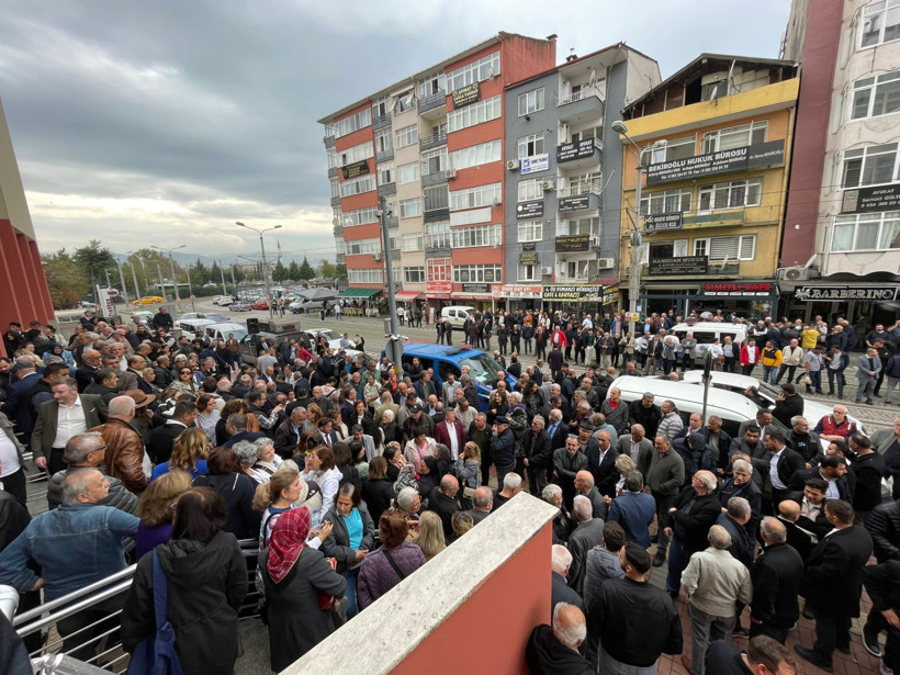 CHP’de yeni dönem: Erdem Arcan mazbatasını aldı