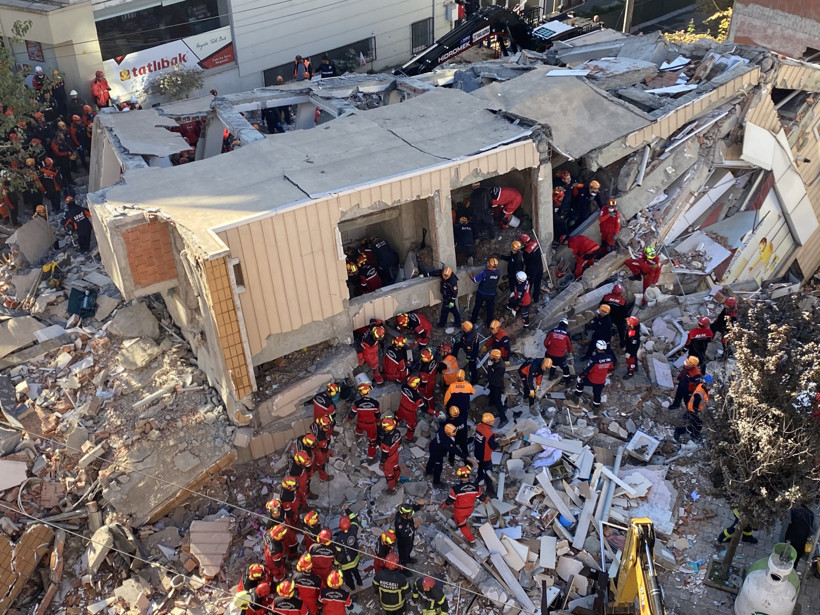 Gebze'de çöken bina havadan görüntülendi!
