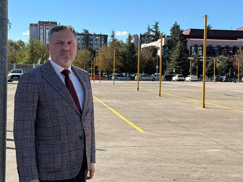 AKP İzmit’ten Hürriyet’e: ‘Tek derdi bedelsiz aldığı yerden para koparmak!’