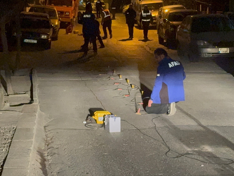 Santim santim! Gebze’de facianın ardından zeminin tomografisi çekiliyor