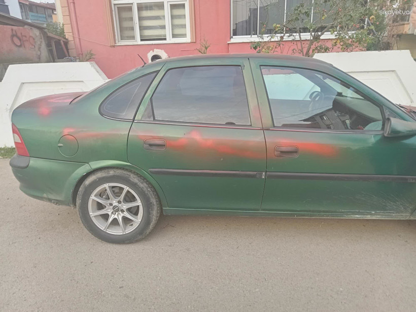 Kocaeli’de vatandaşın aracını bakın ne hale getirdiler!