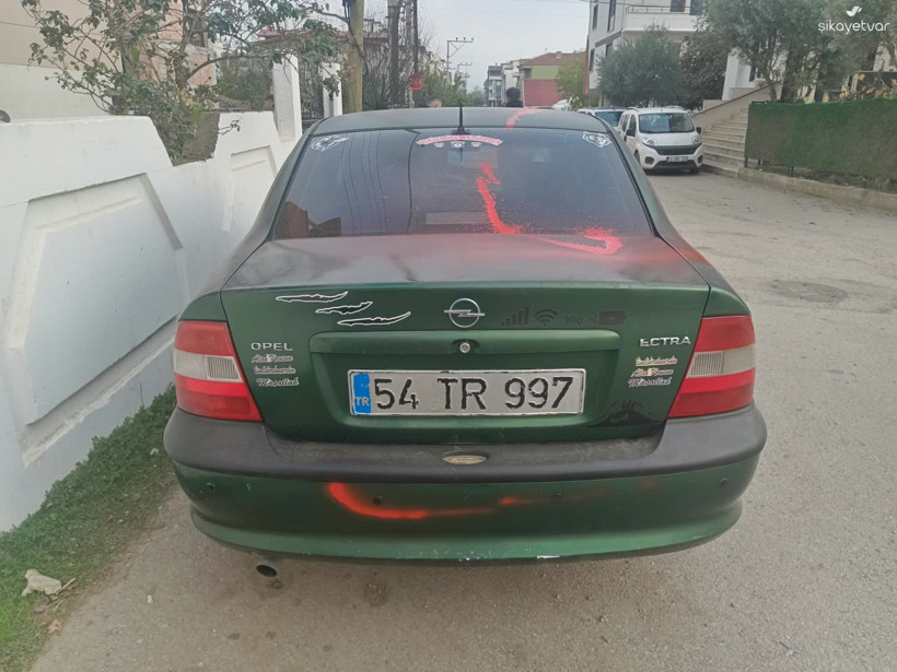 Kocaeli’de vatandaşın aracını bakın ne hale getirdiler!