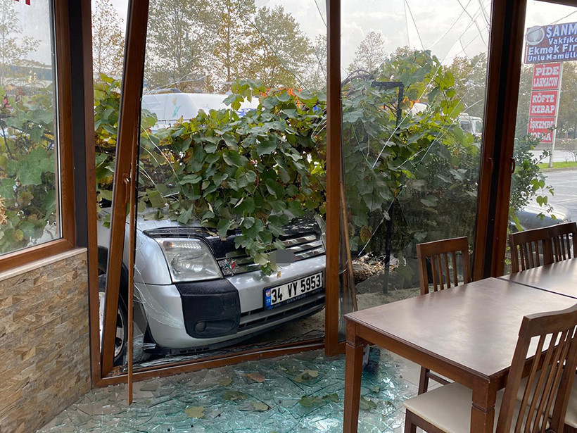 İzmit'te feci kaza: 1 ölü 3 yaralı