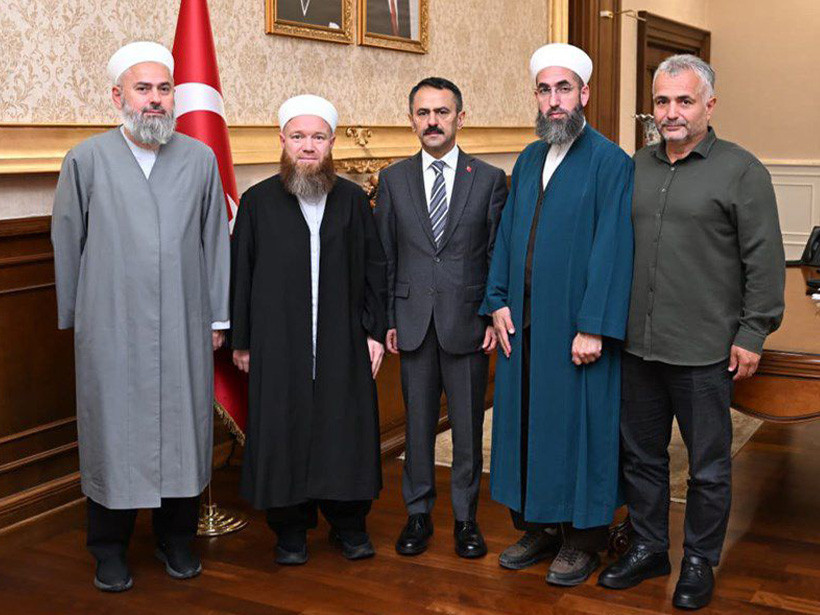 Mevlit tartışmaları sürerken... Kocaeli Valiliği'nden dikkat çeken fotoğraf