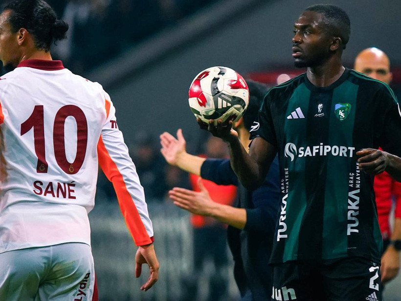 Dijksteel’den taraftarlara teşekkür mesajı