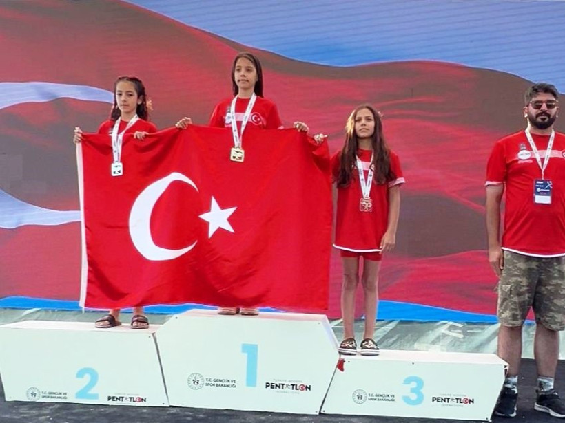 Kocaelili Deva Avrupa üçüncüsü oldu!