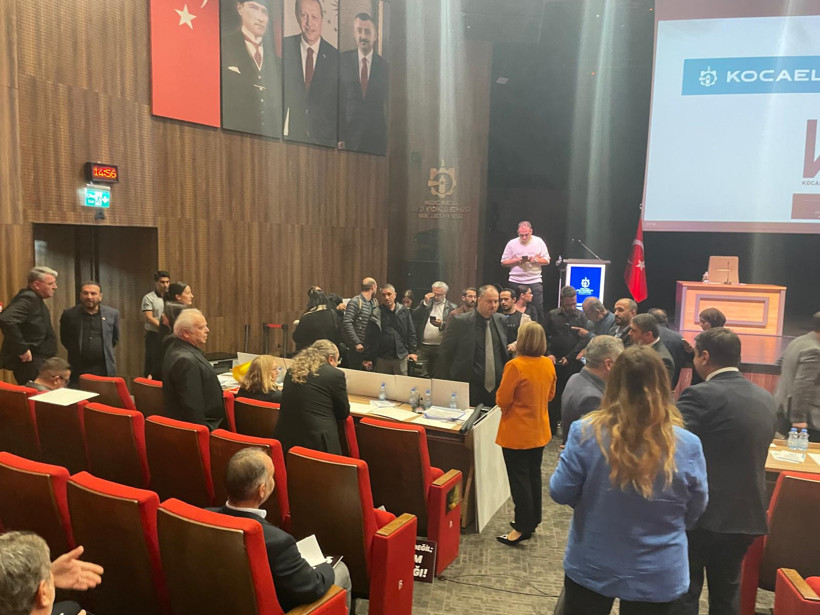 CHP'lilerden Büyükşehir Meclisi'nde eylem hazırlığı