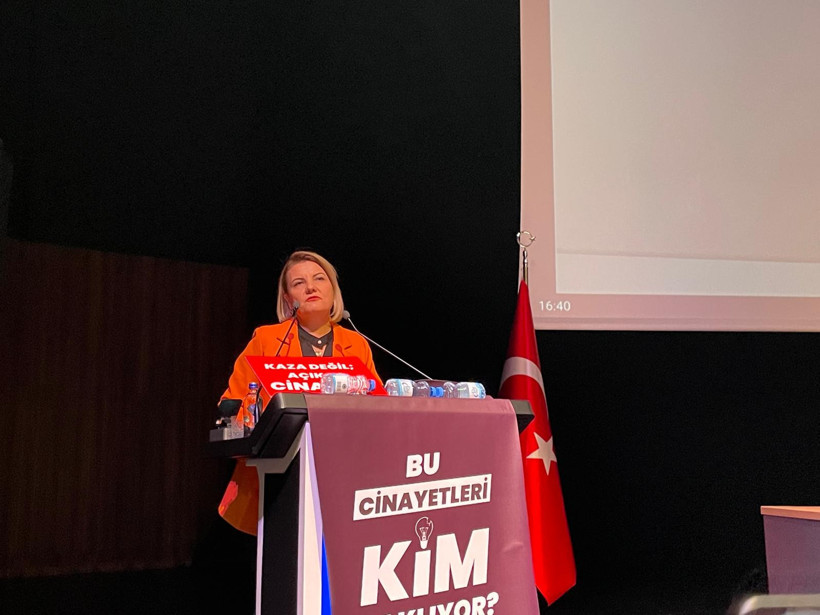 Hürriyet'ten AKP'lilere: "Siyasetin Allah'ını siz yapıyorsunuz!"