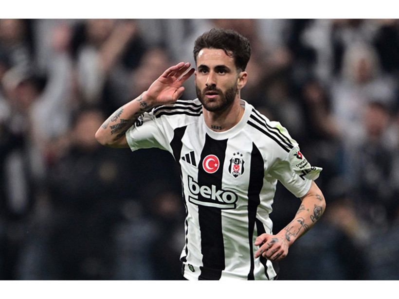 Beşiktaş'ın yıldızı futbolu mu bırakıyor?