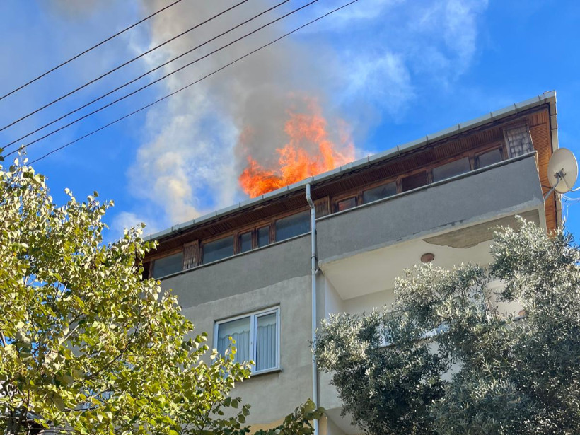 Darıca’da korkutan çatı yangını