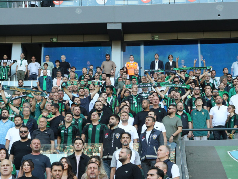 Yeşil-siyahlı destek başka 125 bin taraftar tribünde