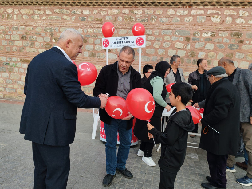 MHP’liler çocuk hakları gününde çocukları unutmadı