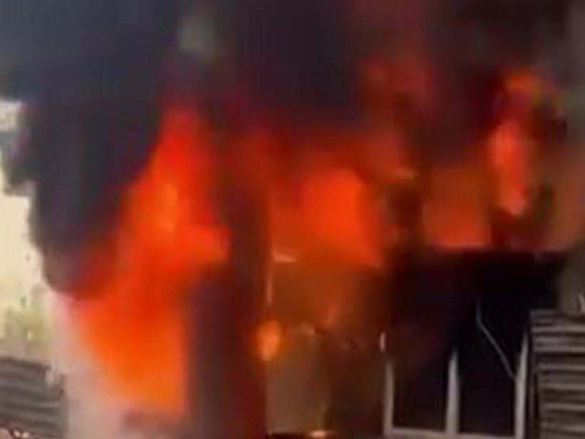 İzmit’te işçi konteyneri alev alev yandı