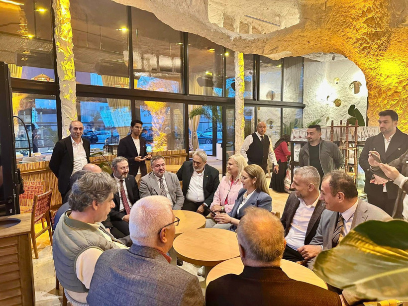 El Argentina kalabalık bir açılışla hizmete açıldı