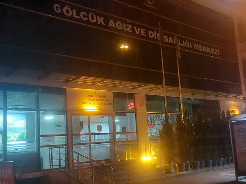 Gölcük’te diş isyanı: “Lanet olsun burayı boşuna açmışlar”