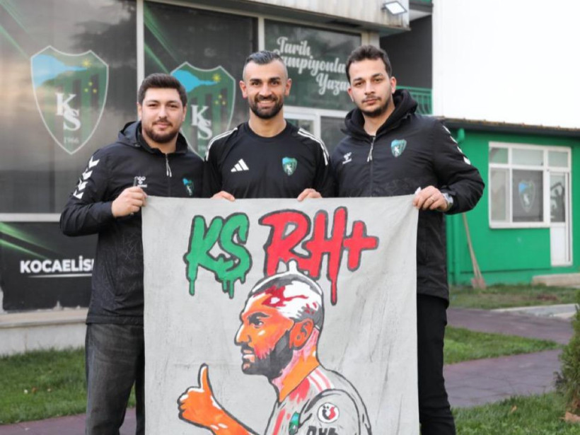 Serdar Dursun’a taraftarlardan sürpriz pankart