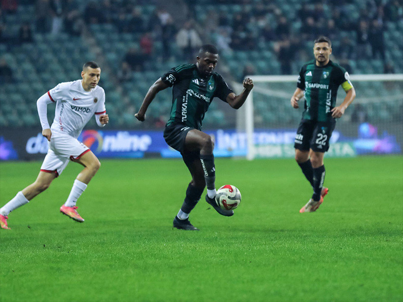Kocaelispor, Karacabey'e kitlendi