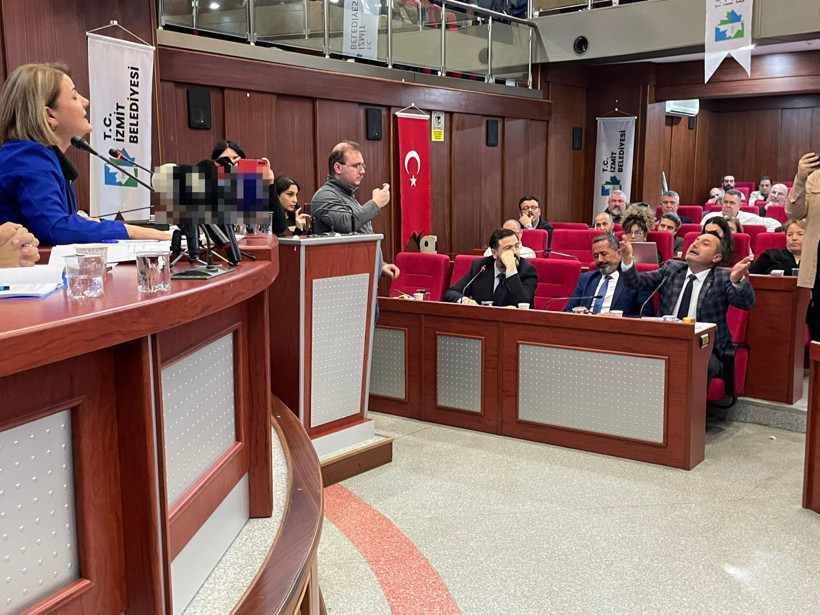 Hürriyet'ten MHP'lilere “İmralı'dan gelemiyorsunuz!”