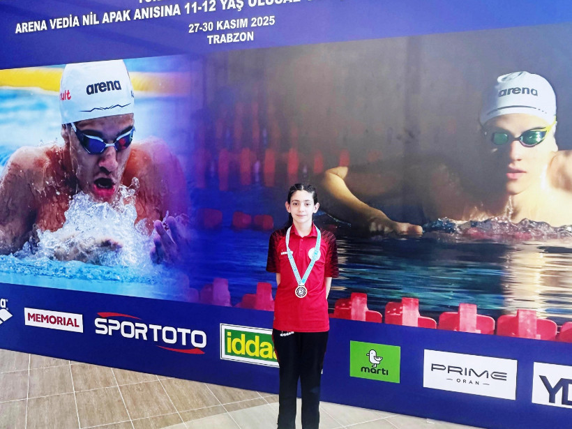 Körfezli yüzücü Trabzon'dan madalyayla döndü