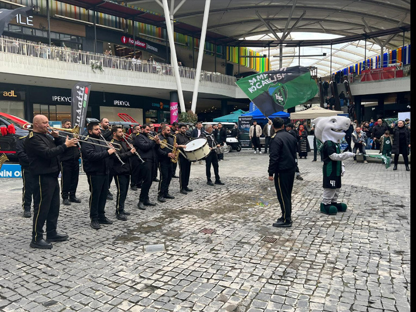 41 AVM’de Kocaelispor rüzgarı