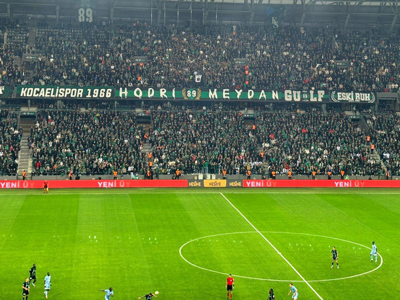İzmit ayağa kalktı! 25 bin kişi Kocaelispor’un yanında
