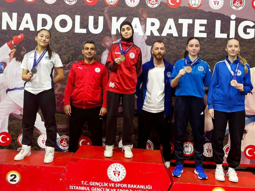 Körfezli karateciler 14 madalyayla döndü