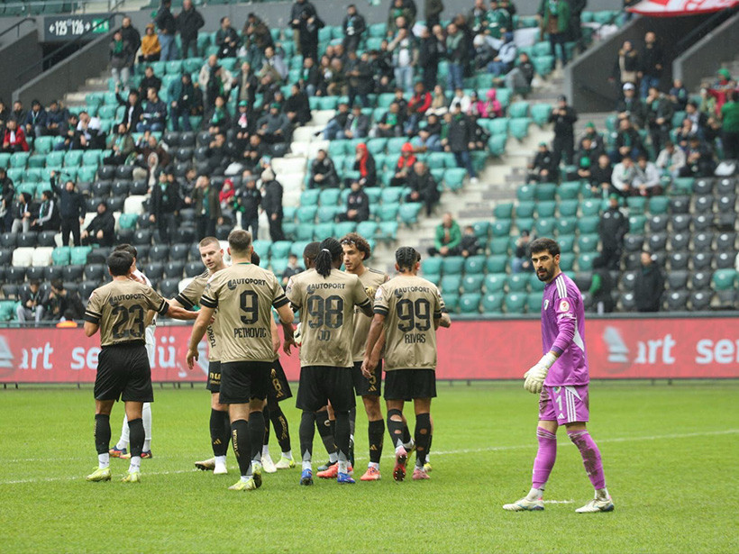 Yeşil-siyahlılar kupada güle oynaya kazandı