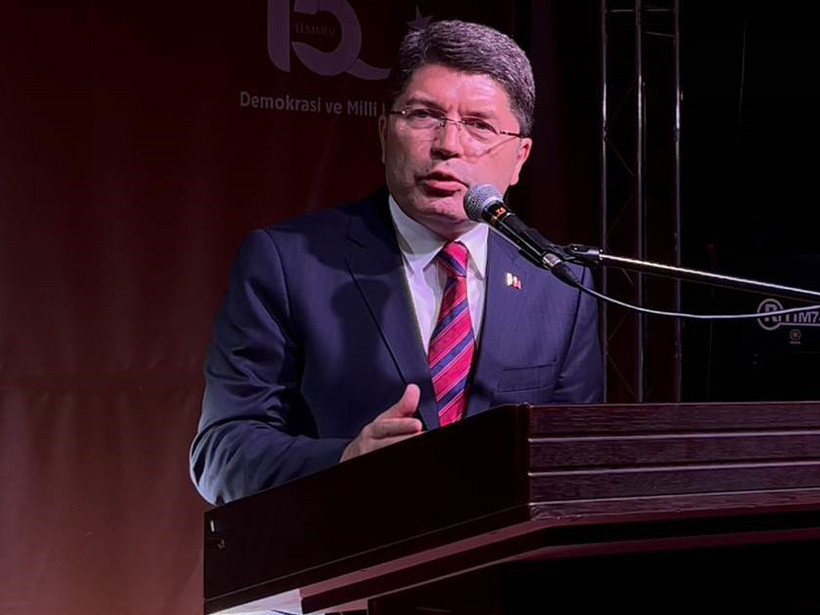 Bakan Tunç’tan Özel’e yanıt “Açık bir sorumsuzluk örneğidir”